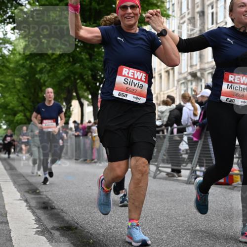 14.06.2026 - REWE Women's Run J. Mangold http://msf.ph/oto/9759658 14.06.2026 11:01:57 Ziel 5027, 5049, 5192, 5261, 5310, 5511, 5561, 5601, 5608, 5685, 5689, 5882 meine-sportfotos.de