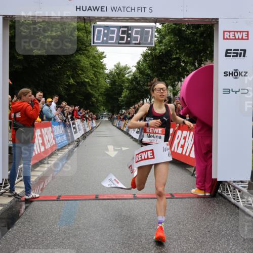 14.06.2026 - REWE Women's Run Strokosch-Dieckow http://msf.ph/oto/9759665 14.06.2026 09:36:19 Ziel 10051 meine-sportfotos.de