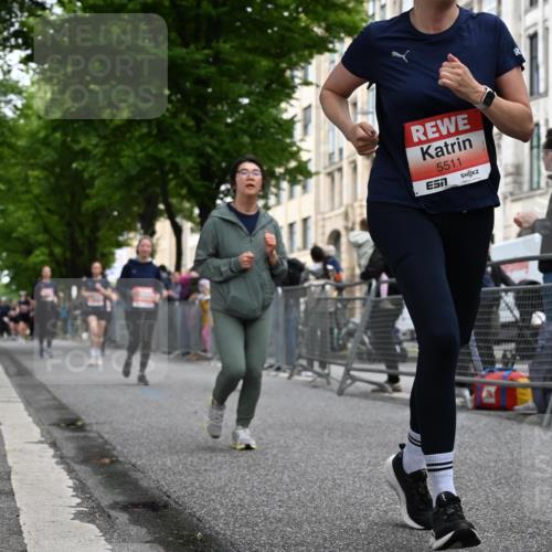 14.06.2026 - REWE Women's Run J. Mangold http://msf.ph/oto/9759671 14.06.2026 11:02:00 Ziel 5027, 5192, 5261, 5310, 5511, 5561, 5579, 5608, 5685, 5689 meine-sportfotos.de
