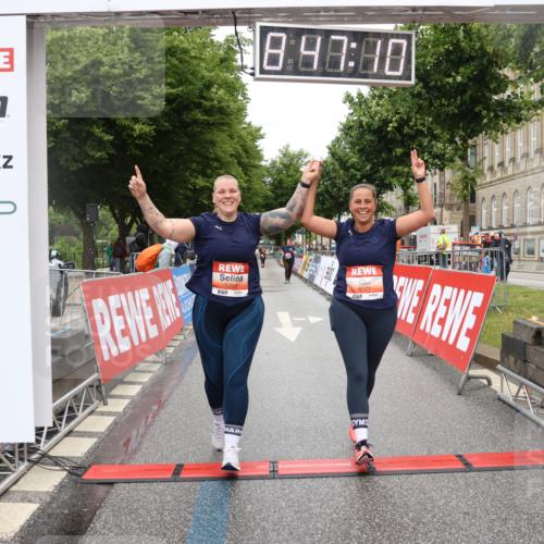 14.06.2026 - REWE Women's Run Strokosch-Dieckow http://msf.ph/oto/9759672 14.06.2026 11:17:39 Ziel 5220, 5655, 5711, 6062, 6071 meine-sportfotos.de