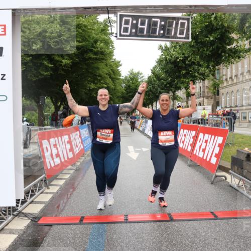 14.06.2026 - REWE Women's Run Strokosch-Dieckow http://msf.ph/oto/9759684 14.06.2026 11:17:39 Ziel 5220, 5655, 5711, 6062, 6071 meine-sportfotos.de