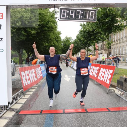 14.06.2026 - REWE Women's Run Strokosch-Dieckow http://msf.ph/oto/9759692 14.06.2026 11:17:39 Ziel 5220, 5655, 5711, 6062, 6071 meine-sportfotos.de