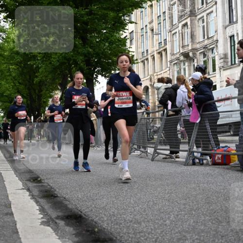 14.06.2026 - REWE Women's Run J. Mangold http://msf.ph/oto/9759699 14.06.2026 11:02:05 Ziel 5176, 5261, 5309, 5377, 5579, 5685, 5780, 5932 meine-sportfotos.de