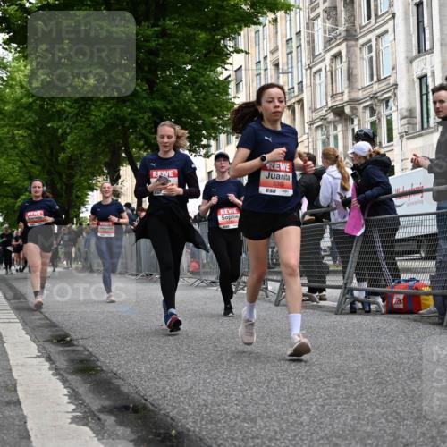 14.06.2026 - REWE Women's Run J. Mangold http://msf.ph/oto/9759705 14.06.2026 11:02:06 Ziel 5176, 5261, 5309, 5377, 5579, 5685, 5780, 5932 meine-sportfotos.de