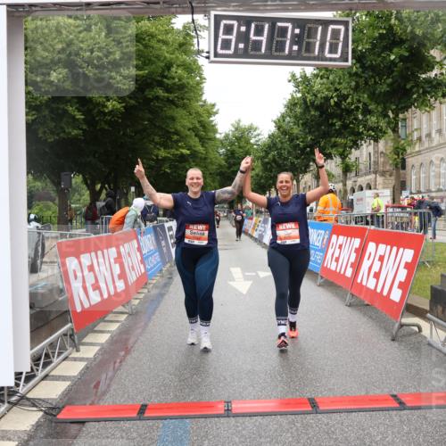14.06.2026 - REWE Women's Run Strokosch-Dieckow http://msf.ph/oto/9759708 14.06.2026 11:17:38 Ziel 5220, 5655, 5711, 6062, 6071 meine-sportfotos.de