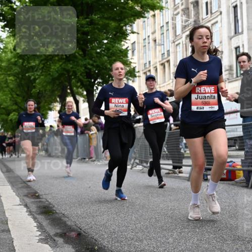 14.06.2026 - REWE Women's Run J. Mangold http://msf.ph/oto/9759711 14.06.2026 11:02:06 Ziel 5176, 5261, 5309, 5377, 5579, 5685, 5780, 5932 meine-sportfotos.de