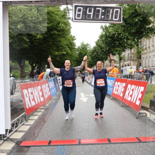 14.06.2026 - REWE Women's Run Strokosch-Dieckow http://msf.ph/oto/9759715 14.06.2026 11:17:38 Ziel 5220, 5655, 5711, 6062, 6071 meine-sportfotos.de