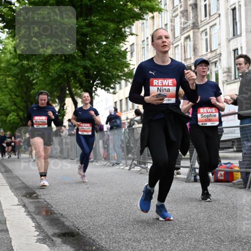 14.06.2026 - REWE Women's Run J. Mangold http://msf.ph/oto/9759719 14.06.2026 11:02:07 Ziel 5176, 5309, 5377, 5579, 5685, 5780, 5932 meine-sportfotos.de