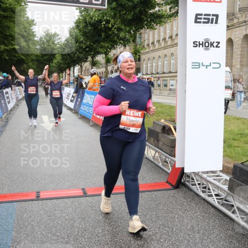 14.06.2026 - REWE Women's Run Strokosch-Dieckow http://msf.ph/oto/9759746 14.06.2026 11:17:36 Ziel 5220, 5655, 5711, 6062, 6071 meine-sportfotos.de