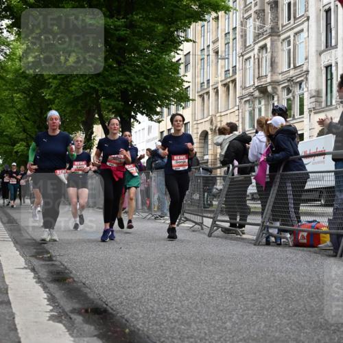 14.06.2026 - REWE Women's Run J. Mangold http://msf.ph/oto/9759758 14.06.2026 11:02:17 Ziel 5133, 5179, 5372, 5428, 5540, 5644, 5704, 5777, 5802, 5935 meine-sportfotos.de