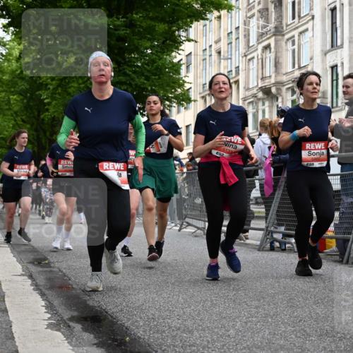 14.06.2026 - REWE Women's Run J. Mangold http://msf.ph/oto/9759779 14.06.2026 11:02:18 Ziel 5133, 5179, 5372, 5428, 5521, 5540, 5644, 5704, 5777, 5802, 5935 meine-sportfotos.de
