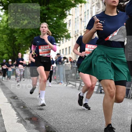 14.06.2026 - REWE Women's Run J. Mangold http://msf.ph/oto/9759794 14.06.2026 11:02:20 Ziel 5133, 5179, 5260, 5372, 5428, 5521, 5540, 5644, 5704, 5777, 5802, 5935 meine-sportfotos.de