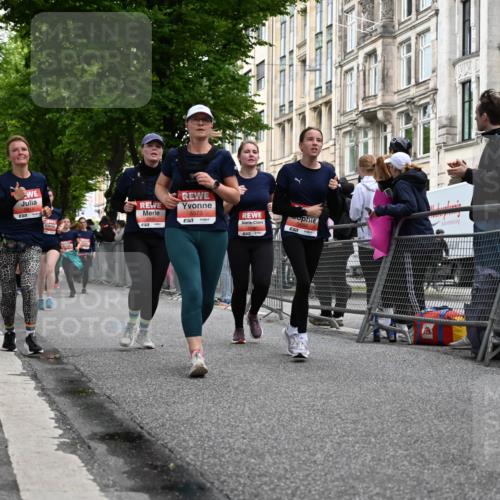 14.06.2026 - REWE Women's Run J. Mangold http://msf.ph/oto/9759844 14.06.2026 11:02:26 Ziel 5260, 5372, 5373, 5428, 5503, 5521, 5528, 5529, 5530, 5540, 5567, 5650, 5814, 5991 meine-sportfotos.de