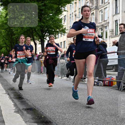 14.06.2026 - REWE Women's Run J. Mangold http://msf.ph/oto/9759884 14.06.2026 11:02:31 Ziel 5243, 5373, 5482, 5503, 5528, 5529, 5530, 5567, 5572, 5650, 5814, 5991, 6006 meine-sportfotos.de