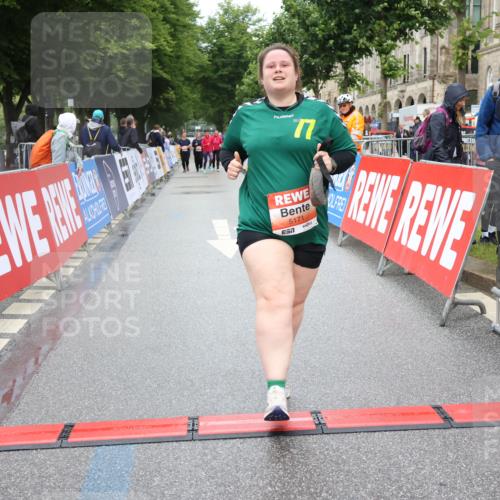 14.06.2026 - REWE Women's Run Strokosch-Dieckow http://msf.ph/oto/9759887 14.06.2026 11:17:16 Ziel 5171 meine-sportfotos.de