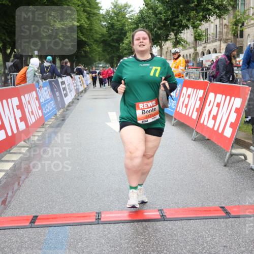14.06.2026 - REWE Women's Run Strokosch-Dieckow http://msf.ph/oto/9759896 14.06.2026 11:17:16 Ziel 5171 meine-sportfotos.de