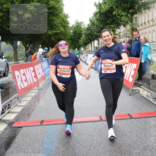 14.06.2026 - REWE Women's Run Strokosch-Dieckow http://msf.ph/oto/9759937 14.06.2026 11:17:08 Ziel 5163, 5495, 5628, 6004 meine-sportfotos.de