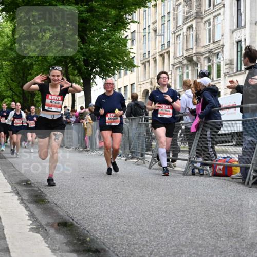 14.06.2026 - REWE Women's Run J. Mangold http://msf.ph/oto/9759942 14.06.2026 11:02:41 Ziel 5077, 5161, 5247, 5482, 5512, 5578, 5688, 5742, 5798, 5838, 6006 meine-sportfotos.de