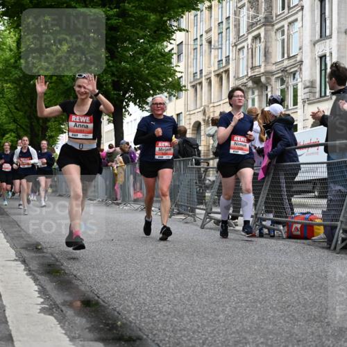 14.06.2026 - REWE Women's Run J. Mangold http://msf.ph/oto/9759944 14.06.2026 11:02:41 Ziel 5077, 5161, 5247, 5482, 5512, 5578, 5688, 5742, 5798, 5838, 6006 meine-sportfotos.de