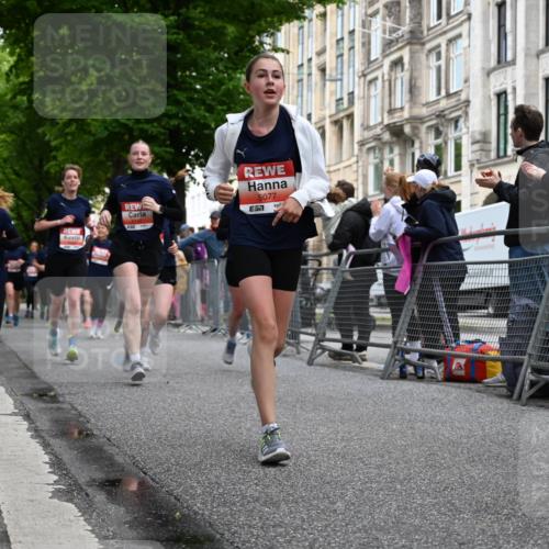 14.06.2026 - REWE Women's Run J. Mangold http://msf.ph/oto/9759965 14.06.2026 11:02:45 Ziel 5058, 5077, 5161, 5285, 5358, 5525, 5578, 5657, 5742, 5798, 5838, 5867 meine-sportfotos.de