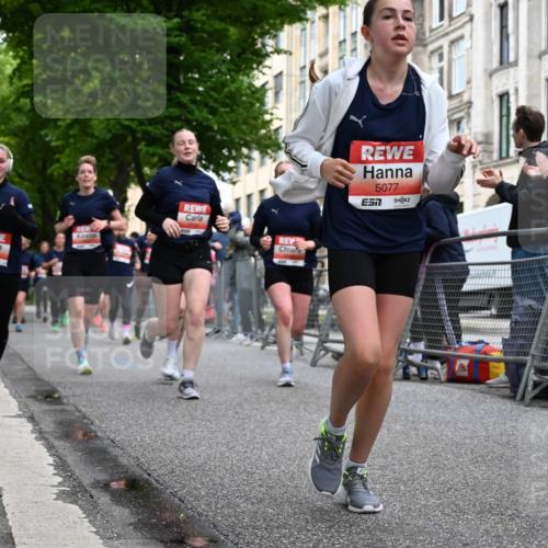 14.06.2026 - REWE Women's Run J. Mangold http://msf.ph/oto/9759970 14.06.2026 11:02:46 Ziel 5038, 5039, 5058, 5077, 5161, 5285, 5358, 5525, 5578, 5657, 5742, 5798, 5838, 5867 meine-sportfotos.de