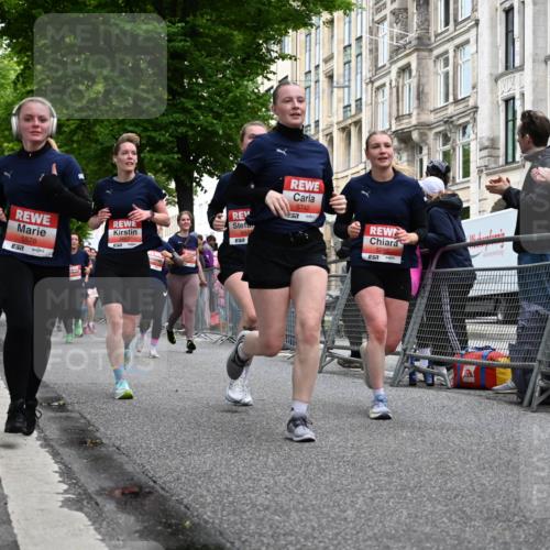 14.06.2026 - REWE Women's Run J. Mangold http://msf.ph/oto/9759978 14.06.2026 11:02:46 Ziel 5038, 5039, 5058, 5077, 5161, 5285, 5358, 5525, 5578, 5657, 5742, 5798, 5838, 5867 meine-sportfotos.de