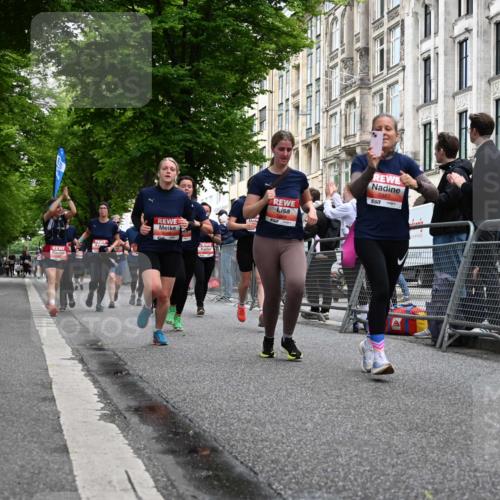14.06.2026 - REWE Women's Run J. Mangold http://msf.ph/oto/9760005 14.06.2026 11:02:50 Ziel 5038, 5039, 5058, 5285, 5331, 5358, 5449, 5525, 5557, 5578, 5657, 5742, 5750, 5751, 5783, 5784, 5795, 5813, 5867, 5890, 5891 meine-sportfotos.de
