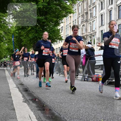 14.06.2026 - REWE Women's Run J. Mangold http://msf.ph/oto/9760008 14.06.2026 11:02:50 Ziel 5038, 5039, 5058, 5285, 5331, 5358, 5449, 5525, 5557, 5578, 5657, 5742, 5750, 5751, 5783, 5784, 5795, 5813, 5867, 5890, 5891 meine-sportfotos.de