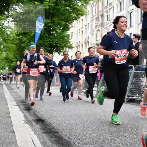 14.06.2026 - REWE Women's Run J. Mangold http://msf.ph/oto/9760027 14.06.2026 11:02:52 Ziel 5038, 5039, 5058, 5285, 5331, 5358, 5449, 5525, 5557, 5657, 5750, 5751, 5783, 5784, 5795, 5813, 5867, 5890, 5891, 5983 meine-sportfotos.de