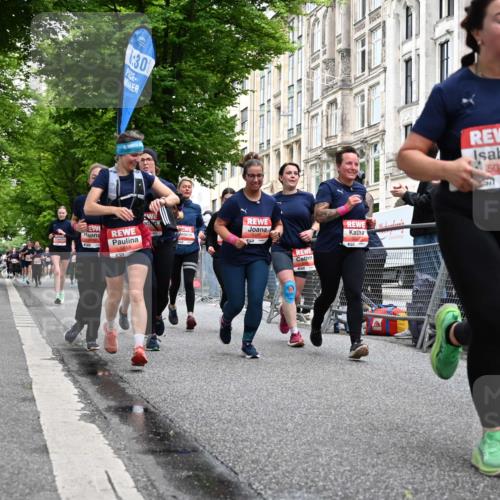 14.06.2026 - REWE Women's Run J. Mangold http://msf.ph/oto/9760029 14.06.2026 11:02:52 Ziel 5038, 5039, 5058, 5285, 5331, 5358, 5449, 5525, 5557, 5657, 5750, 5751, 5783, 5784, 5795, 5813, 5867, 5890, 5891, 5983 meine-sportfotos.de