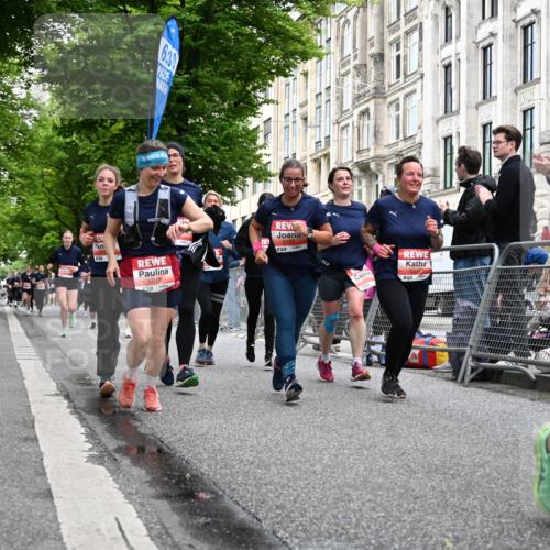14.06.2026 - REWE Women's Run J. Mangold http://msf.ph/oto/9760031 14.06.2026 11:02:52 Ziel 5038, 5039, 5058, 5285, 5331, 5358, 5449, 5525, 5557, 5657, 5750, 5751, 5783, 5784, 5795, 5813, 5867, 5890, 5891, 5983 meine-sportfotos.de
