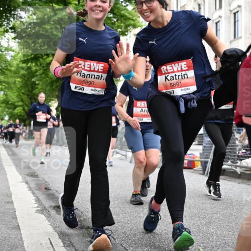 14.06.2026 - REWE Women's Run J. Mangold http://msf.ph/oto/9760043 14.06.2026 11:02:54 Ziel 5038, 5039, 5058, 5331, 5358, 5449, 5460, 5557, 5736, 5750, 5751, 5783, 5784, 5795, 5813, 5867, 5890, 5891, 5983 meine-sportfotos.de