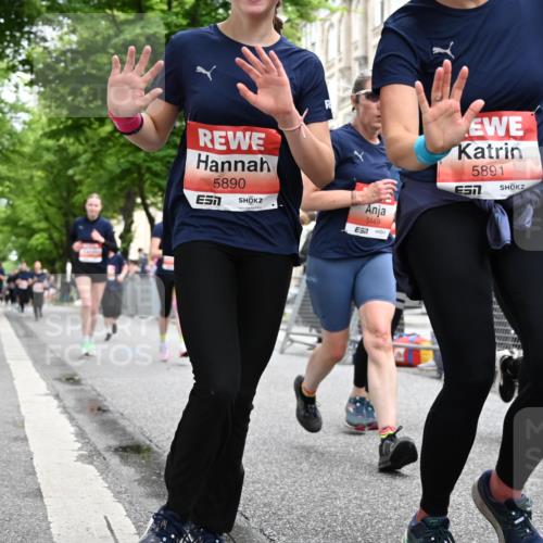 14.06.2026 - REWE Women's Run J. Mangold http://msf.ph/oto/9760045 14.06.2026 11:02:54 Ziel 5038, 5039, 5058, 5331, 5358, 5449, 5460, 5557, 5736, 5750, 5751, 5783, 5784, 5795, 5813, 5867, 5890, 5891, 5983 meine-sportfotos.de