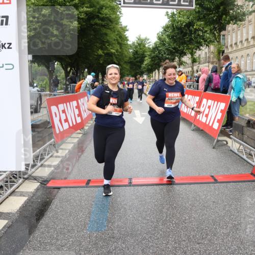 14.06.2026 - REWE Women's Run Strokosch-Dieckow http://msf.ph/oto/9760064 14.06.2026 11:17:00 Ziel 5506, 5628, 5706, 6004 meine-sportfotos.de