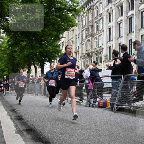 14.06.2026 - REWE Women's Run J. Mangold http://msf.ph/oto/9760071 14.06.2026 11:03:00 Ziel 5292, 5293, 5367, 5460, 5736, 5783, 5784, 5957, 5983, 5988 meine-sportfotos.de