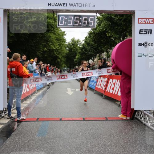 14.06.2026 - REWE Women's Run Strokosch-Dieckow http://msf.ph/oto/9760075 14.06.2026 09:36:18 Ziel 10051 meine-sportfotos.de