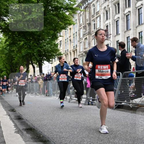 14.06.2026 - REWE Women's Run J. Mangold http://msf.ph/oto/9760077 14.06.2026 11:03:00 Ziel 5292, 5293, 5367, 5460, 5736, 5783, 5784, 5957, 5983, 5988 meine-sportfotos.de