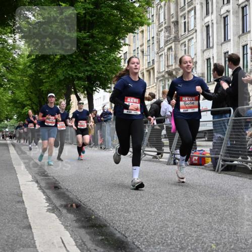 14.06.2026 - REWE Women's Run J. Mangold http://msf.ph/oto/9760098 14.06.2026 11:03:05 Ziel 5292, 5293, 5345, 5356, 5367, 5566, 5866, 5957, 5988 meine-sportfotos.de