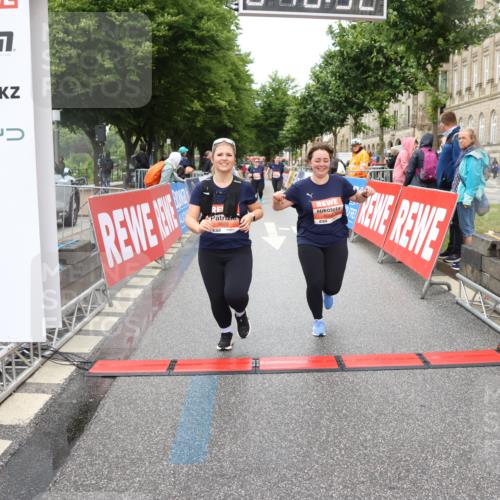 14.06.2026 - REWE Women's Run Strokosch-Dieckow http://msf.ph/oto/9760099 14.06.2026 11:17:00 Ziel 5506, 5628, 5706, 6004 meine-sportfotos.de