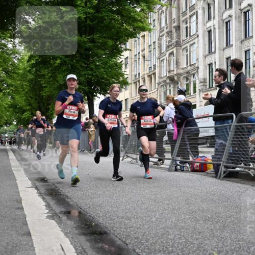 14.06.2026 - REWE Women's Run J. Mangold http://msf.ph/oto/9760114 14.06.2026 11:03:06 Ziel 5292, 5293, 5345, 5356, 5367, 5566, 5623, 5835, 5866, 5988 meine-sportfotos.de
