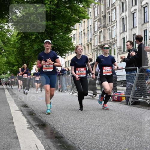14.06.2026 - REWE Women's Run J. Mangold http://msf.ph/oto/9760119 14.06.2026 11:03:06 Ziel 5292, 5293, 5345, 5356, 5367, 5566, 5623, 5835, 5866, 5988 meine-sportfotos.de