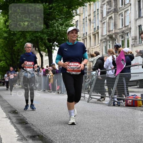 14.06.2026 - REWE Women's Run J. Mangold http://msf.ph/oto/9760171 14.06.2026 11:03:17 Ziel 5137, 5167, 5297, 5454, 5823, 5885, 5914, 6009 meine-sportfotos.de
