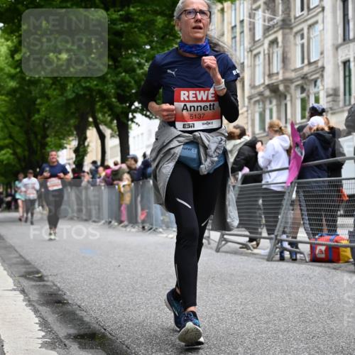 14.06.2026 - REWE Women's Run J. Mangold http://msf.ph/oto/9760187 14.06.2026 11:03:19 Ziel 5137, 5297, 5454, 5823, 5914 meine-sportfotos.de