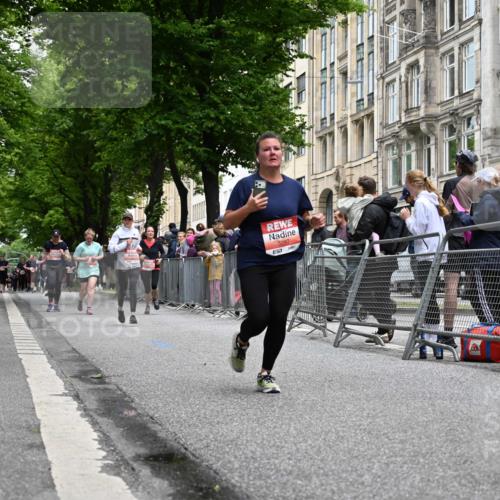 14.06.2026 - REWE Women's Run J. Mangold http://msf.ph/oto/9760192 14.06.2026 11:03:22 Ziel 5137, 5297, 5660, 5823 meine-sportfotos.de