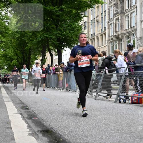 14.06.2026 - REWE Women's Run J. Mangold http://msf.ph/oto/9760194 14.06.2026 11:03:22 Ziel 5137, 5297, 5660, 5823 meine-sportfotos.de