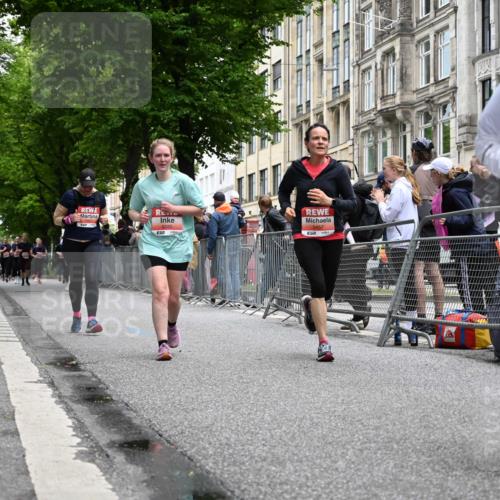 14.06.2026 - REWE Women's Run J. Mangold http://msf.ph/oto/9760208 14.06.2026 11:03:27 Ziel 5030, 5297, 5457, 5660, 5951 meine-sportfotos.de