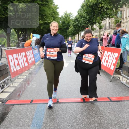 14.06.2026 - REWE Women's Run Strokosch-Dieckow http://msf.ph/oto/9760223 14.06.2026 11:16:47 Ziel 5269, 5636 meine-sportfotos.de