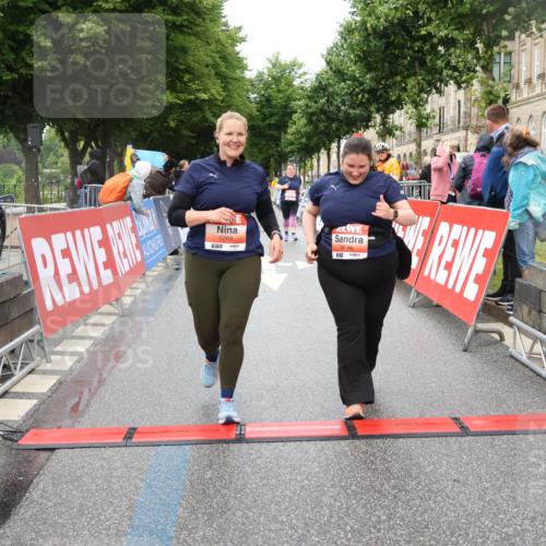 14.06.2026 - REWE Women's Run Strokosch-Dieckow http://msf.ph/oto/9760250 14.06.2026 11:16:46 Ziel 5269, 5636 meine-sportfotos.de