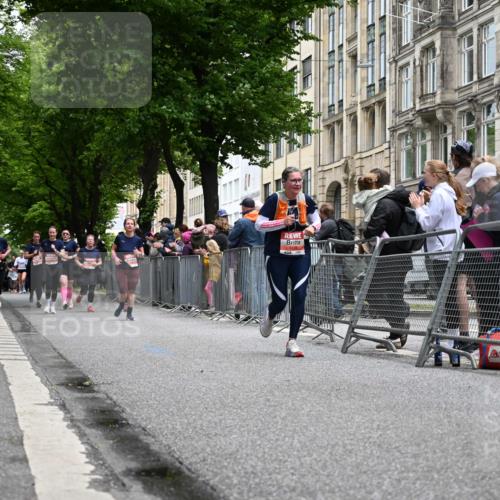 14.06.2026 - REWE Women's Run J. Mangold http://msf.ph/oto/9760255 14.06.2026 11:03:34 Ziel 5195, 5204, 5951 meine-sportfotos.de