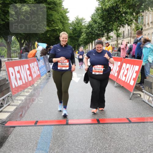 14.06.2026 - REWE Women's Run Strokosch-Dieckow http://msf.ph/oto/9760268 14.06.2026 11:16:46 Ziel 5269, 5636 meine-sportfotos.de
